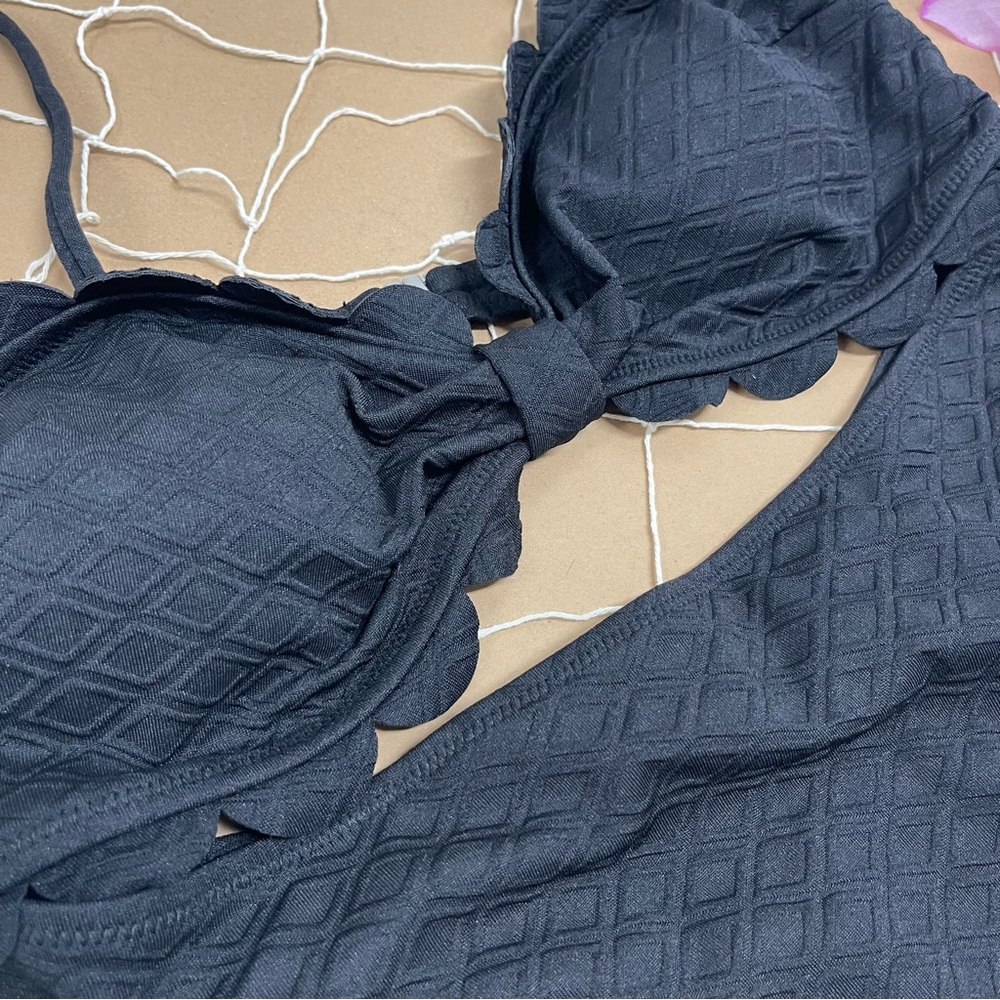 ☀️SCALLOPED KNOT CUT OUT SWIMSUIT - Picture 7 of 12